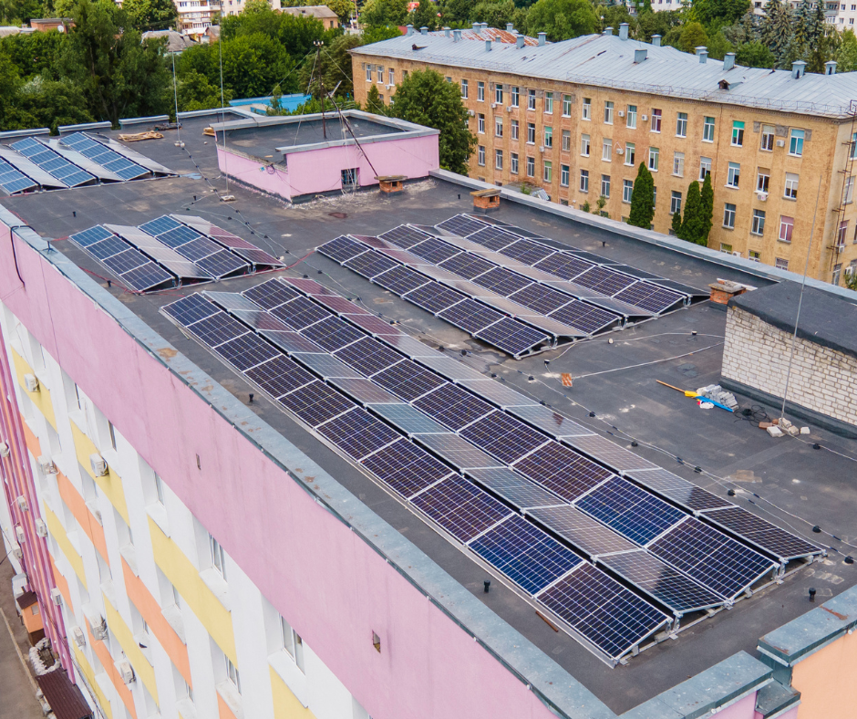 Сонячна електростанція на лікарні у Житомирі виробила перші кіловати