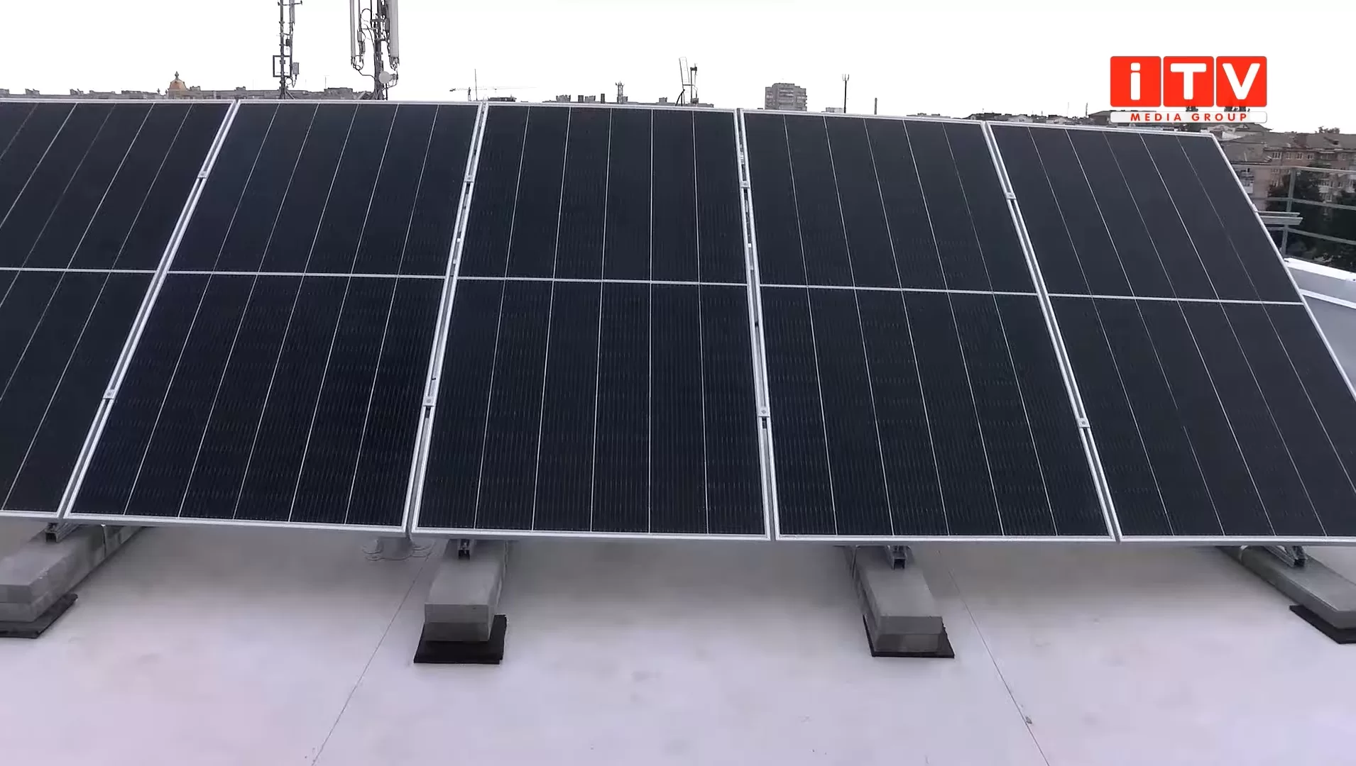 У Рівному встановили сонячну електростанцію на даху стоматполіклініки